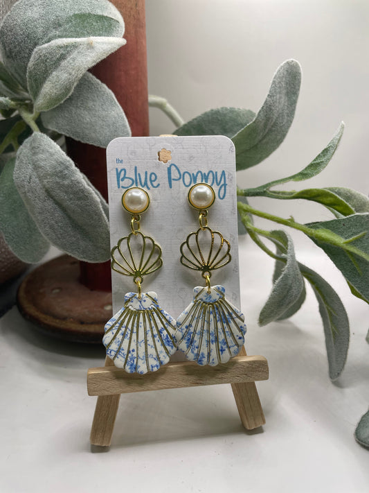 Scallop shell-blue toile