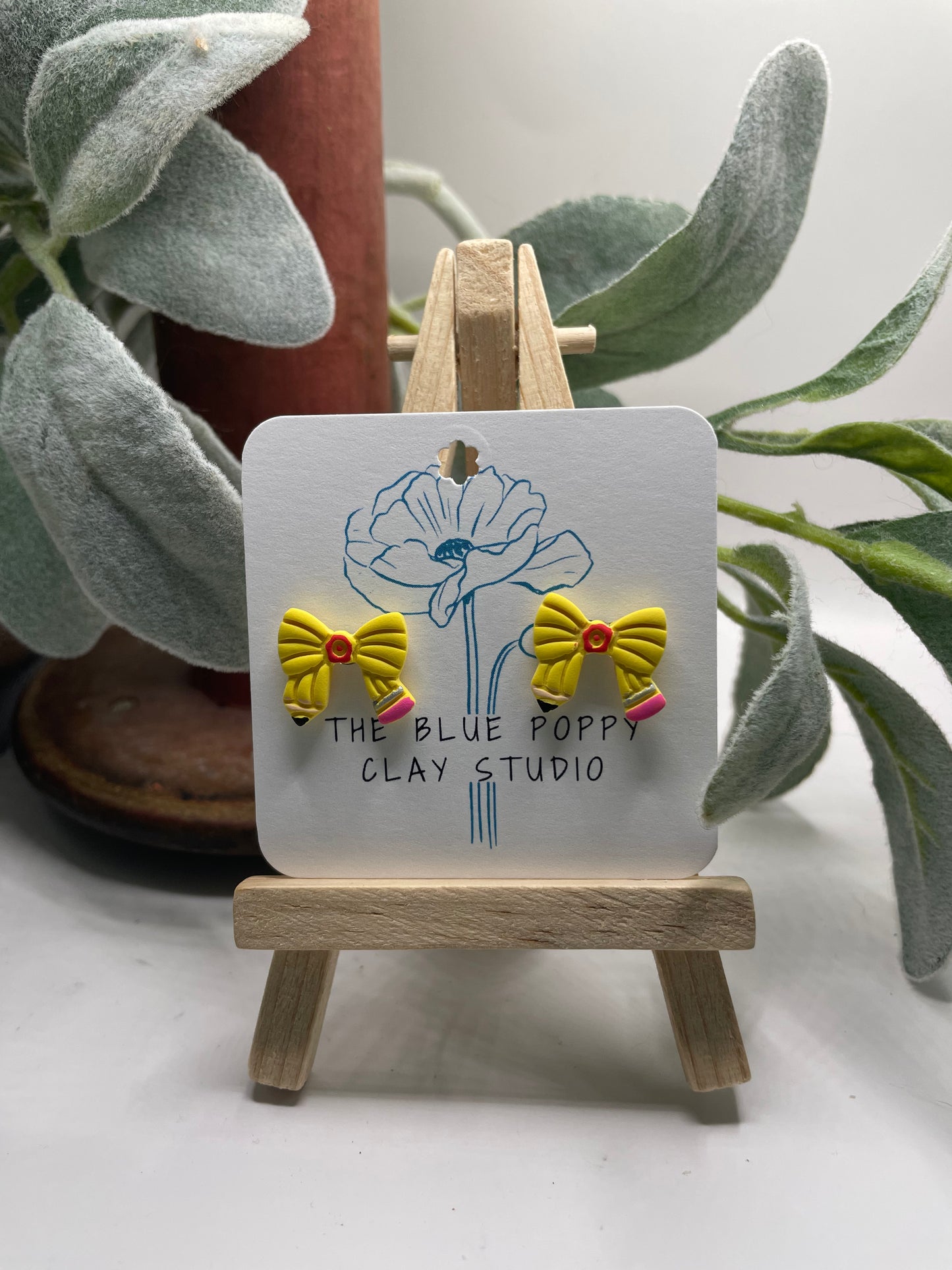Pencil bow studs